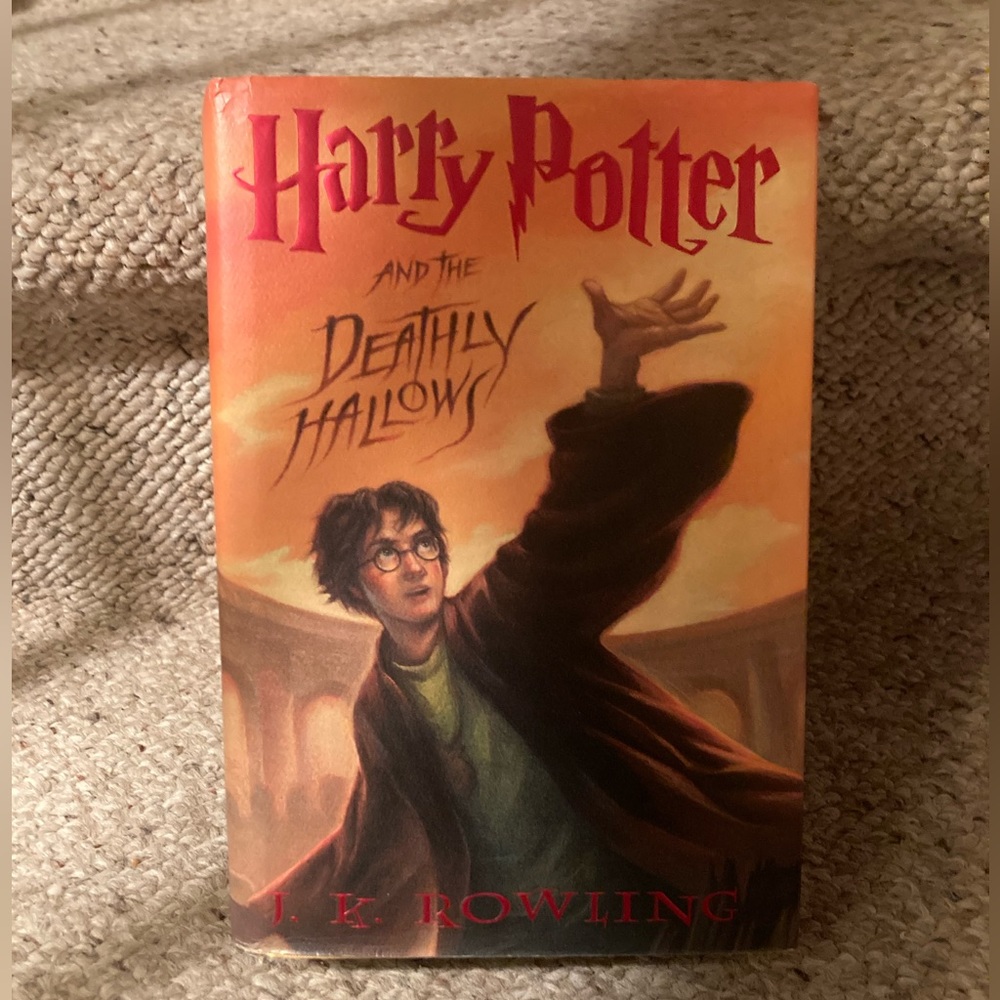 Book: Harry Potter and the Deathly Hallows, First  Edition, July 2007